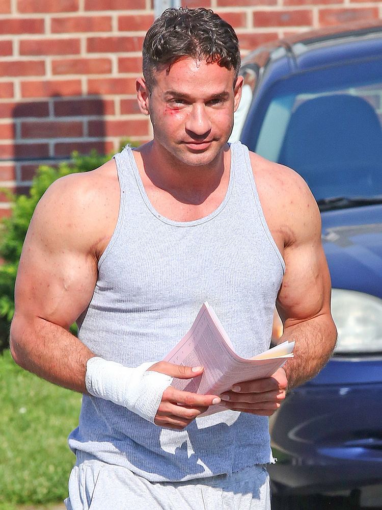 Michael Sorrentino Mike 39The Situation39 Sorrentino Leaves Jail After Tanning