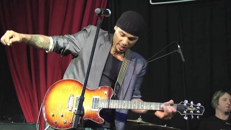 Michael Williams (guitarist) Blues Powerhouse Michael Williams on James Tyler Variax and DT Amps