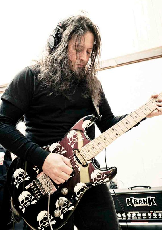 Michael Wilton Michael Wilton FUTONECOM OFFICIAL BIG BLOCK