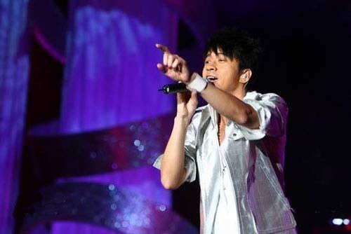Michael Wong (singer) Michael Wong Sings in Shanghainese chinaorgcn