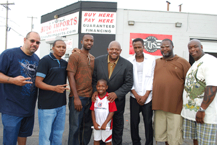 Michael Wright (actor) Charles Dutton Jamie Hector Michael Wright on set of The Gift