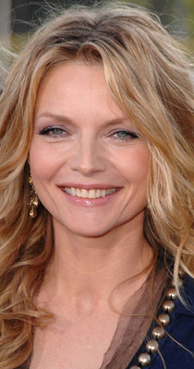 Michelle Pfeiffer httpsimagesnasslimagesamazoncomimagesMM