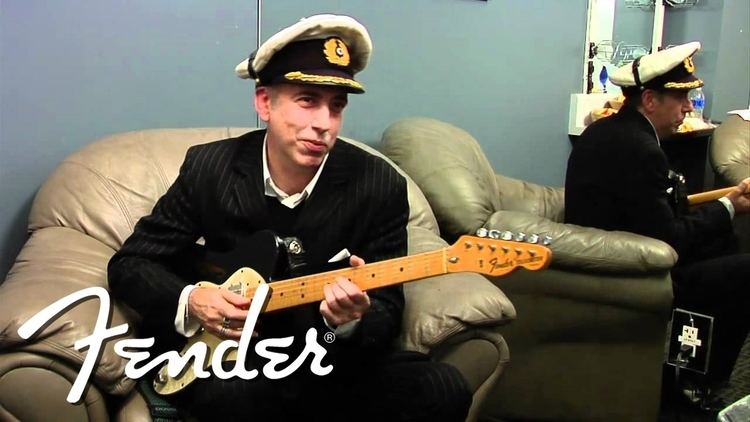 Mick Jones (The Clash guitarist) Mick Jones on the Tele YouTube