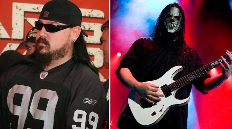 Mick Thompson Slipknot guitarist Mick Thomson stabbed by brother The
