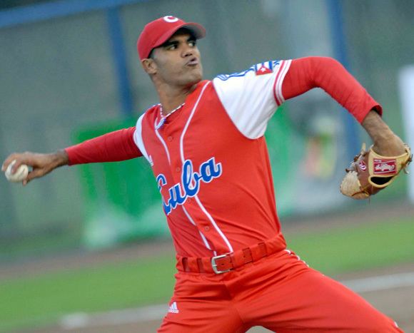 Miguel Alfredo González Report Phillies Among Teams Linked to Cuban pitcher Miguel Alfredo