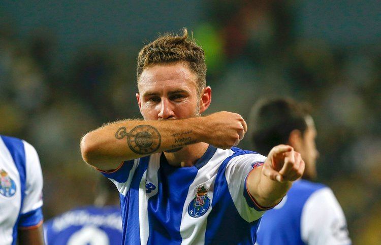 Miguel Layún Miguel Layn May Be One of the Best Mexicans in Europe