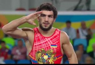 Mihran Harutyunyan Rio2016 Armenian GrecoRoman wrestler Mihran Harutyunyan reaches