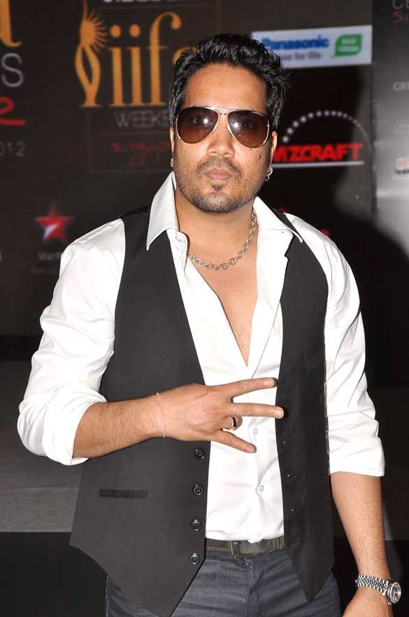 Mika Singh httpsuploadwikimediaorgwikipediacommons33