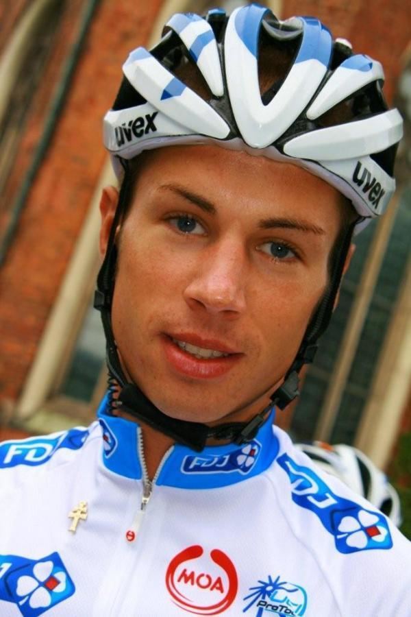 Mikael Cherel Chrel suffers training accident Cyclingnewscom