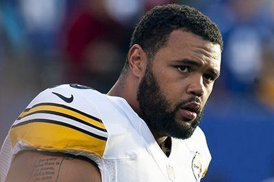 Mike Adams (offensive tackle) Three Suspects In Stabbing Case Of Mike Adams Ordered To