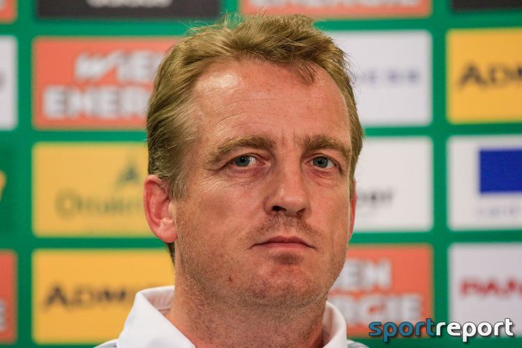 Mike Büskens Mike Bskens ist neuer Cheftrainer bei Rapid Wien