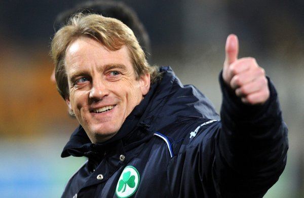 Mike Büskens Mike Bskens ist neuer Cheftrainer bei Rapid Wien Alsergrund