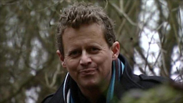 Mike Bushell Mike Bushell goes geocaching BBC News