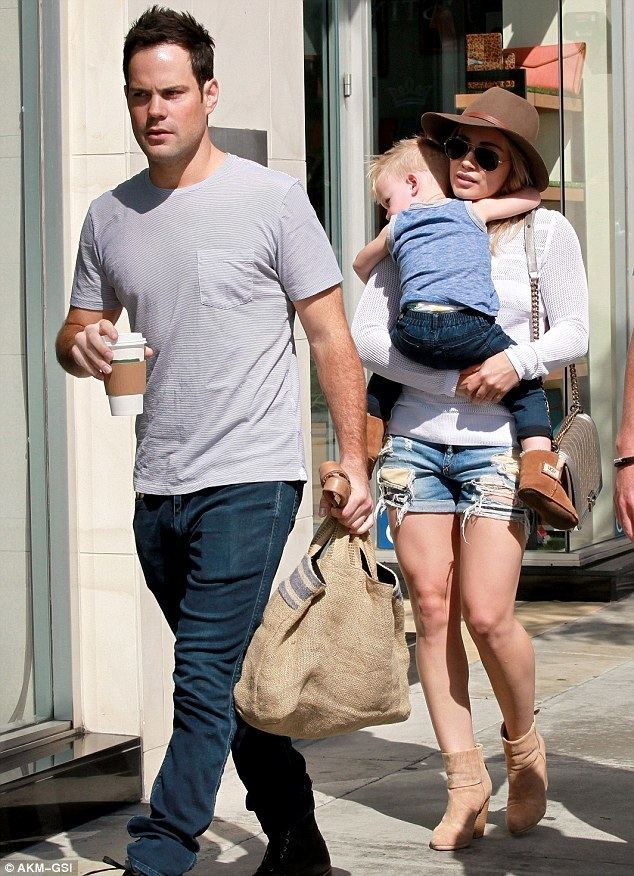 Mike Comrie Hilary Duff39s estranged husband Mike Comrie reveals