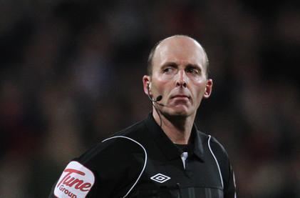 Mike Dean (referee) to have a lot of possession