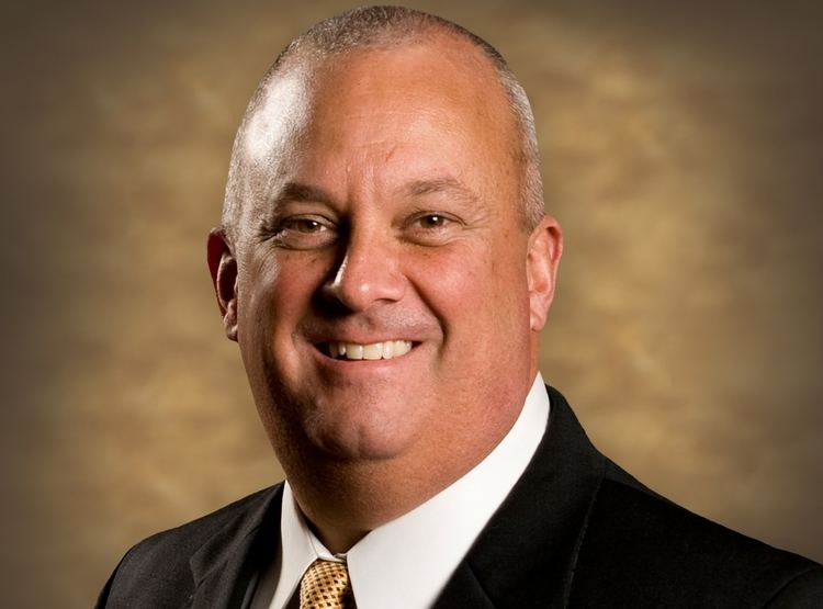 Mike Ellis (athlete) Key Minnesota athletics executive Mike Ellis resigns StarTribunecom