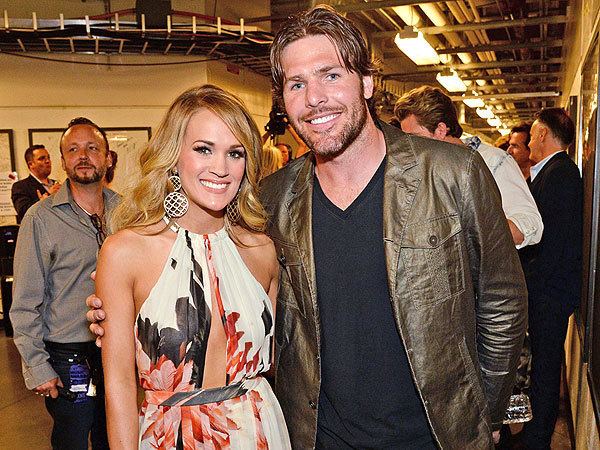 Mike Fischer Carrie Underwood at CMT Awards 2014 Singers Talks Husband