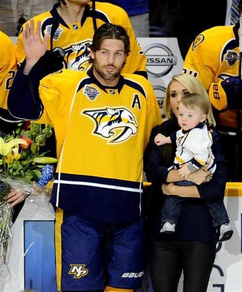 Mike Fisher (ice hockey) Carrie Underwood and son celebrate hubby Mike Fishers 1000th NHL