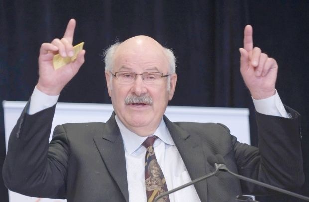 Mike Harcourt Colleagues stunned by Mike Harcourt39s decision to quit NDP