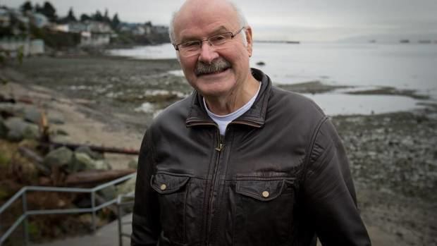 Mike Harcourt Former premier Mike Harcourt quits BC NDP in nasty