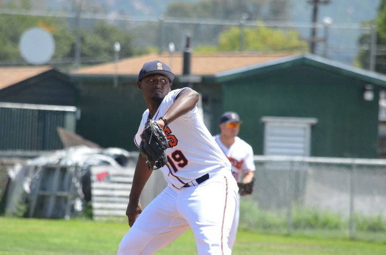 Mike Jackson (right-handed pitcher) Stompers ReSign Mike Jackson Jr For 2016 Sonoma Stompers Baseball