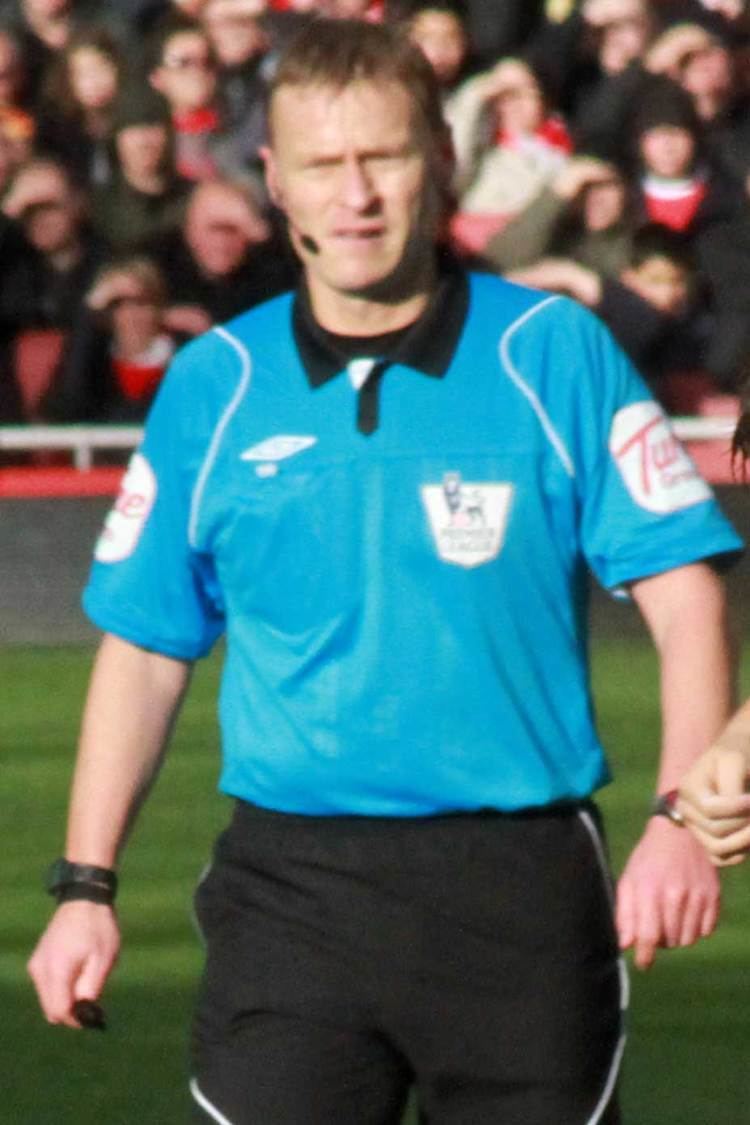 Mike Jones (referee) httpsuploadwikimediaorgwikipediacommons44