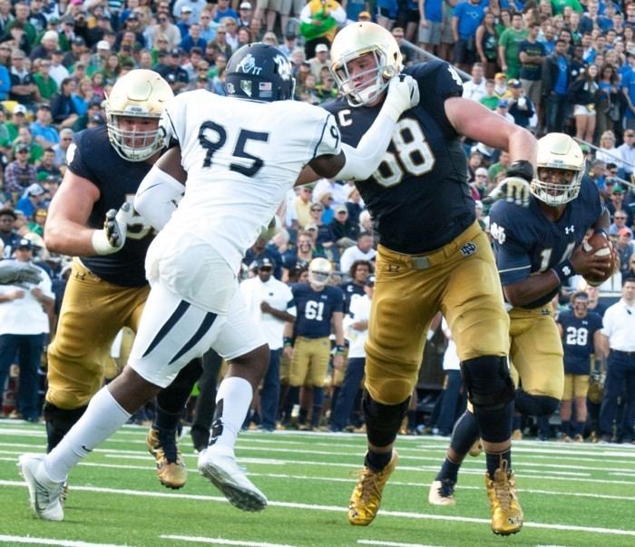 Mike McGlinchey (offensive lineman) Timeless Mike McGlinchey leads Irish into oldfashioned matchup