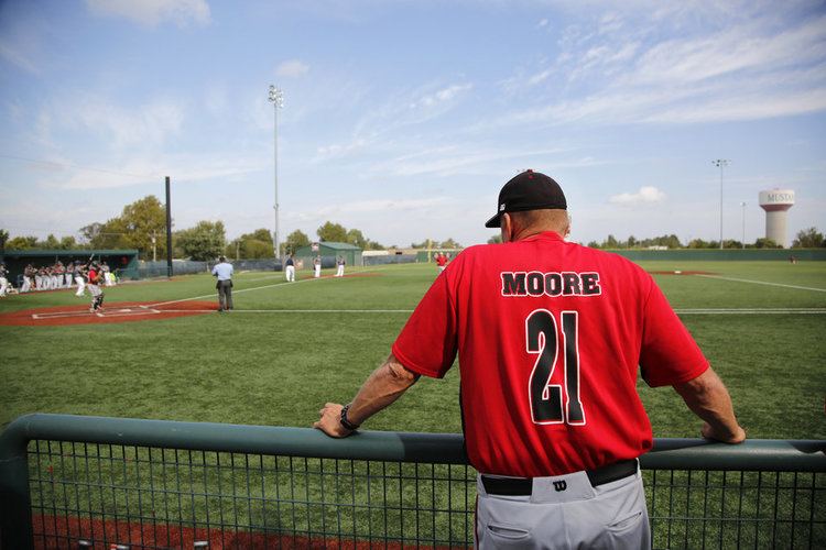 Mike Moore (baseball) Former Oakland Athletics pitcher Mike Moore back in smalltown