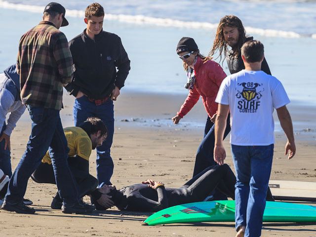 Mike Parsons (surfer) MIKE PARSONS INJURED IN NORCAL SURFLINECOM