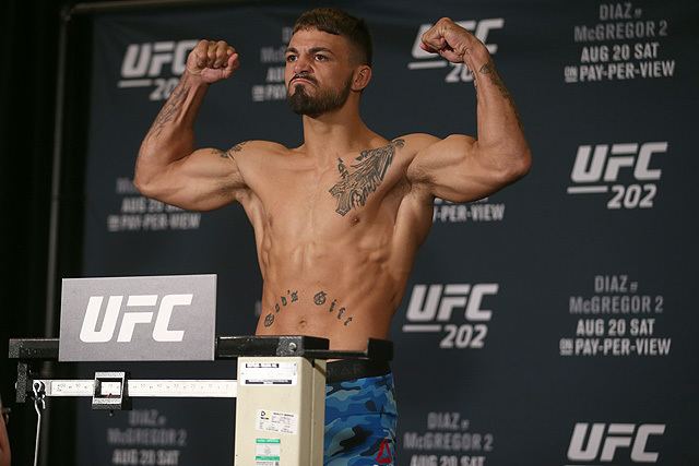 Mike Perry (fighter) Mike quotPlatinumquot Perry MMA Stats Pictures News Videos Biography