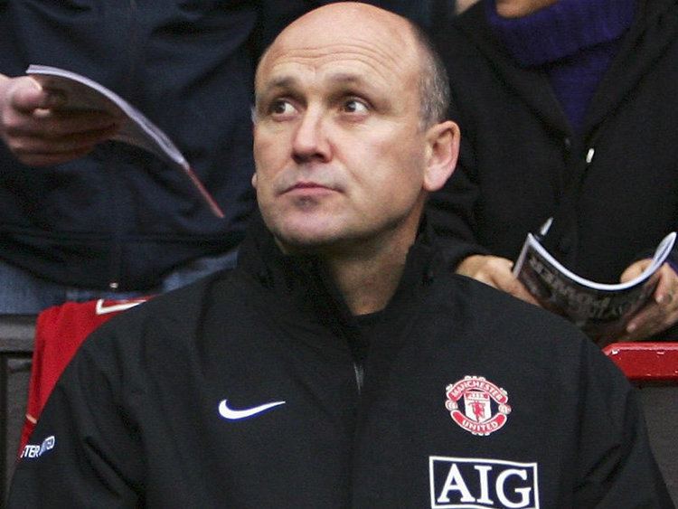 Mike Phelan ExMan United assistant Mike Phelan blames Louis Van Gaal