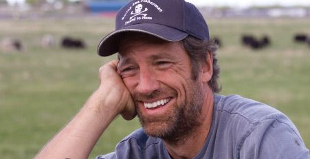 Mike Rowe tumblrmjx1mauUJG1s6zn1mo1500jpg