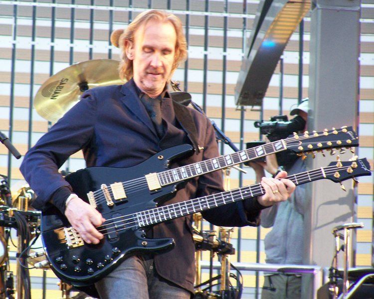 Mike Rutherford httpsuploadwikimediaorgwikipediacommons22