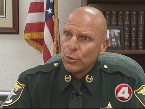 Mike Scott (sheriff) Florida Sheriff Justifies Camera Snatching During Traffic