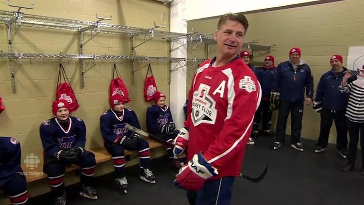Mike Sillinger Retired NHL star Mike Sillinger skates with Regina