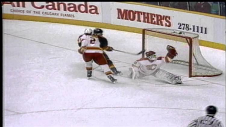 Mike Vernon (ice hockey) Mike Vernon Glove save vs Stan Smyl 1989 Playoffs YouTube