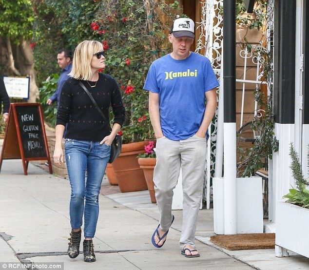 Mike White (writer; filmmaker) Reese Witherspoon heads out for lunch with filmmaker Mike