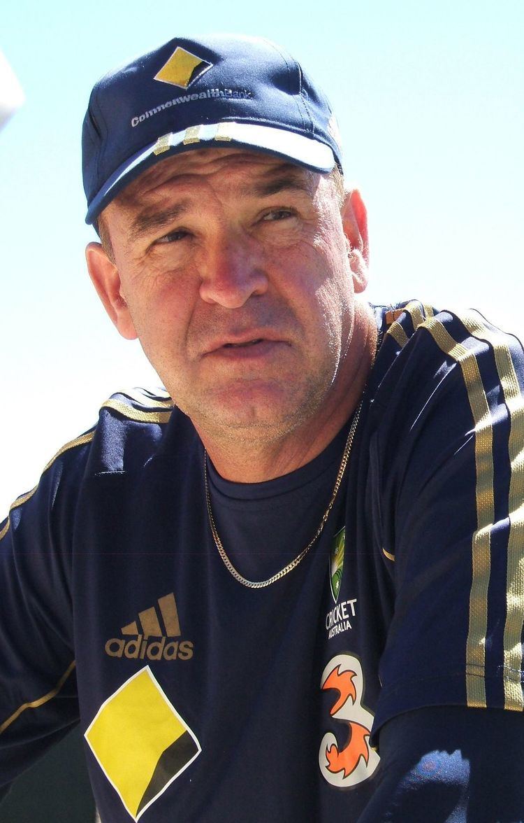 Mike Young (coach) httpsuploadwikimediaorgwikipediacommonsthu
