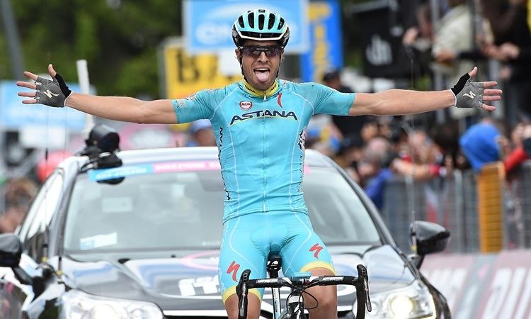 Mikel Landa Mikel Landa wins Giro d39Italia stage 16 to go second