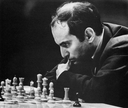 Mikhail Tal shatters the Sämisch 