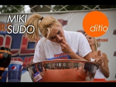 Miki Sudo Competitive Eater Miki Sudo Takes On 155 Chicken Wings Ditlo YouTube
