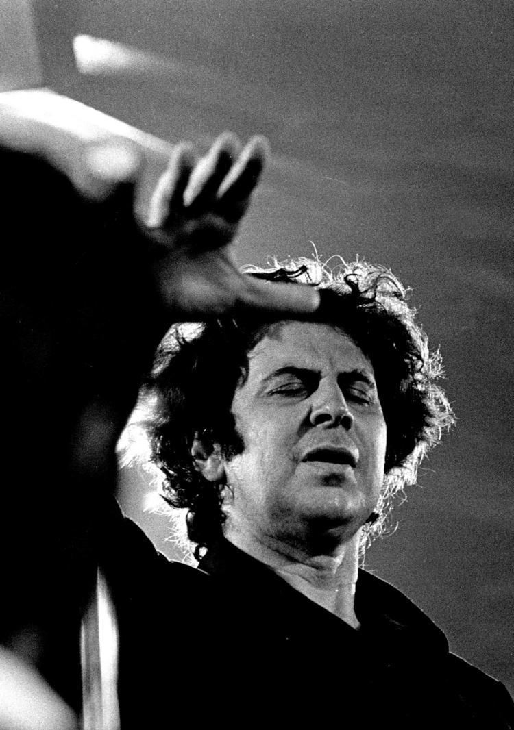 Theodorakis conducting the orchestra in concert at Cultural Center "Fabrik" in Hamburg
