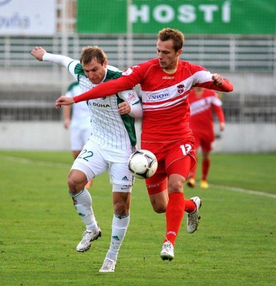 Milan Bortel Milan Bortel prestupuje zo Zlatch Moraviec do Slavie