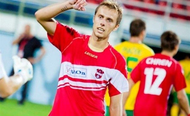 Milan Bortel Slavia posiluje obranu zskala slovenskho stopera