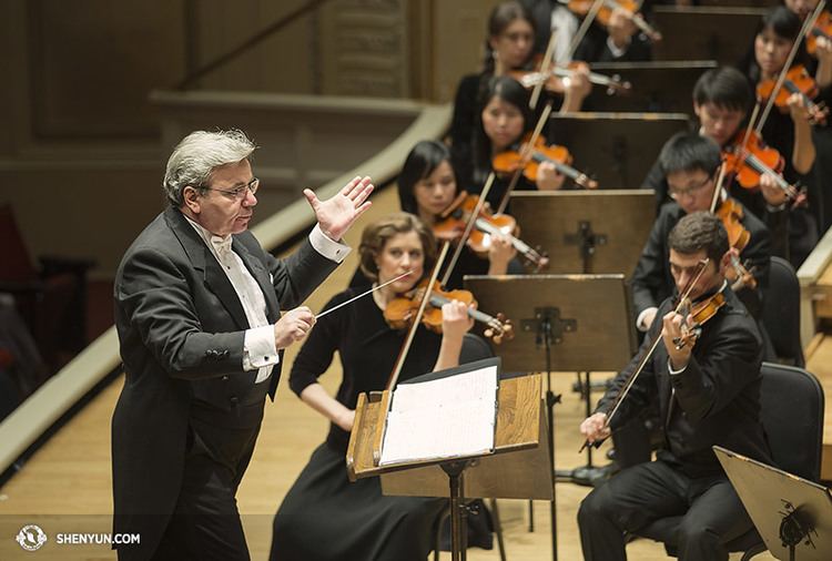 Milen Nachev Milen Nachev Shen Yun Performing Arts Conductor Shen Yun