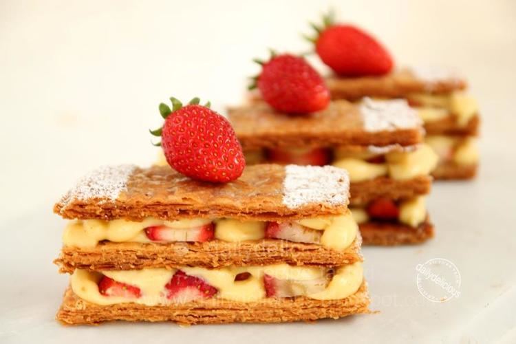 Mille-feuille dailydelicious Mille feuille Delicious crunchy sweet and bitter
