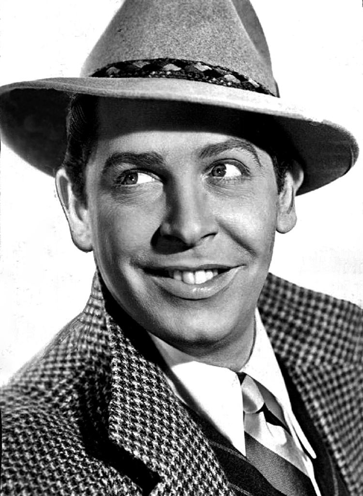 Milton Berle Milton Berle Wikipedia the free encyclopedia