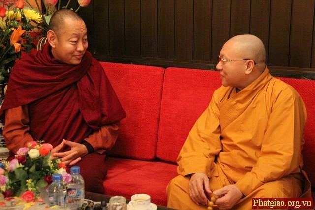 Minling Khenchen Rinpoche H Ni HTThch Gia Quang n tip on Pht gio n