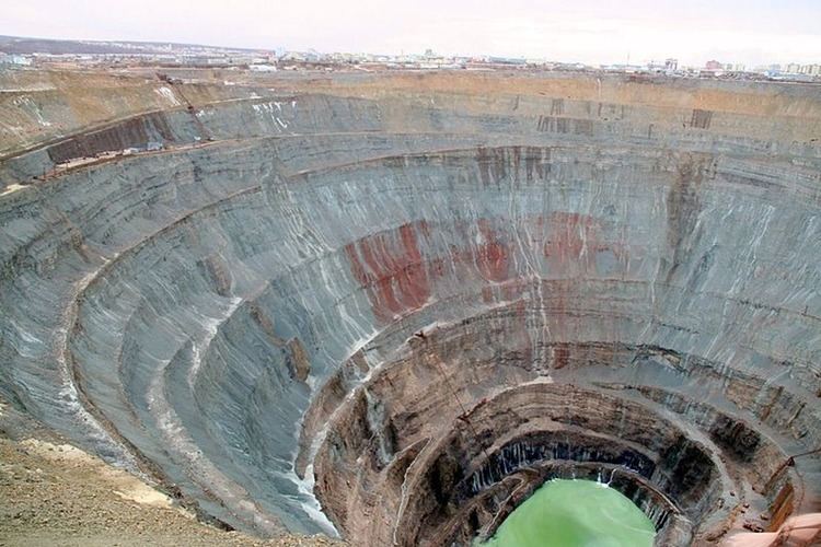 Mir mine Abandoned Mir Diamond Mine in Russia Amusing Planet