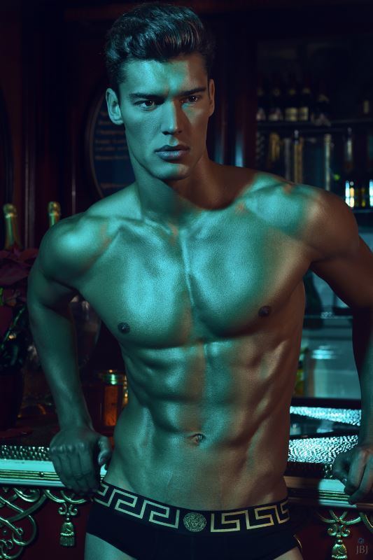 Miro Slavov INDEPENDENT MGMT MILANO MIRO SLAVOV